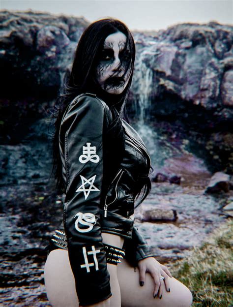 Metal Girls Nude Porn Videos .